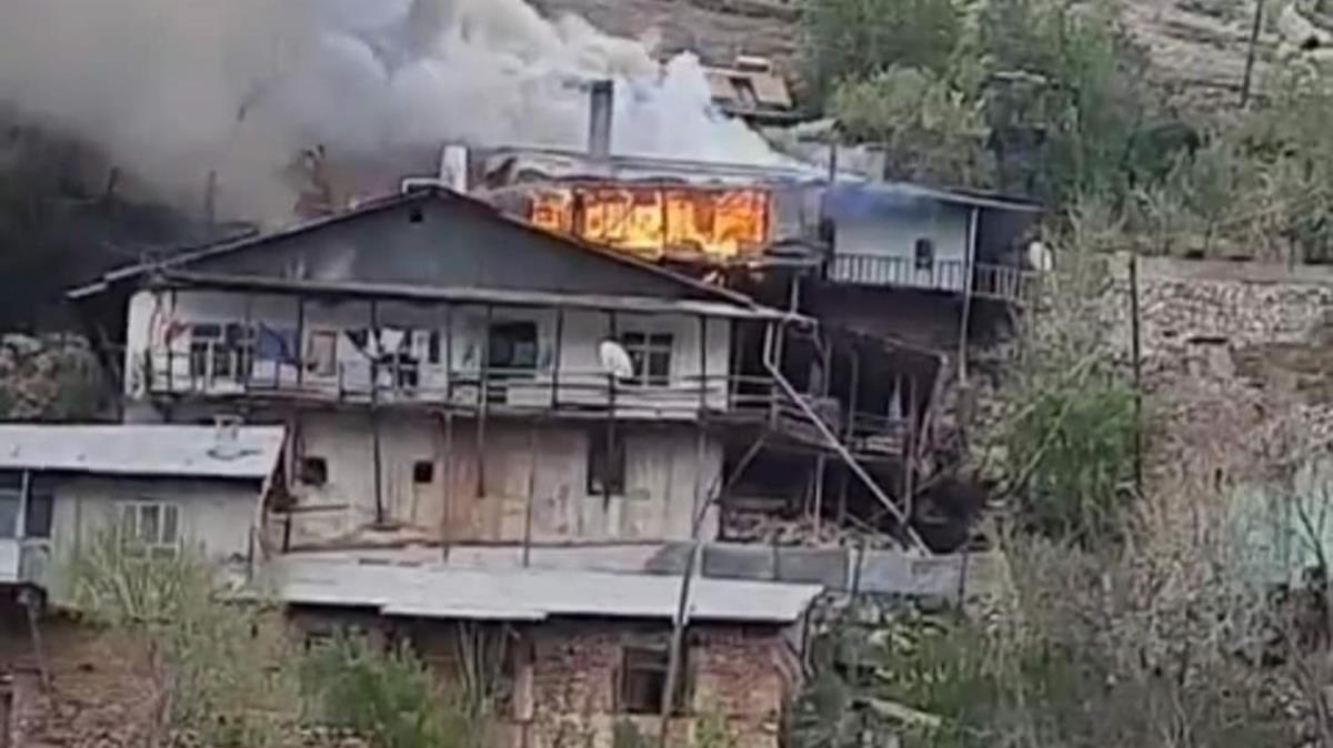 Konya'daki yanan evin enkaznda bir kiinin cansz bedenine ulald