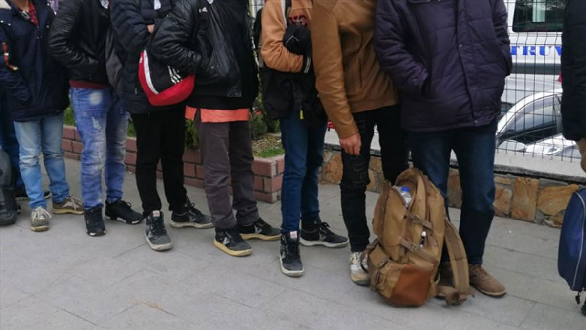 �stanbul'da 582 d�zensiz g��men yakaland�