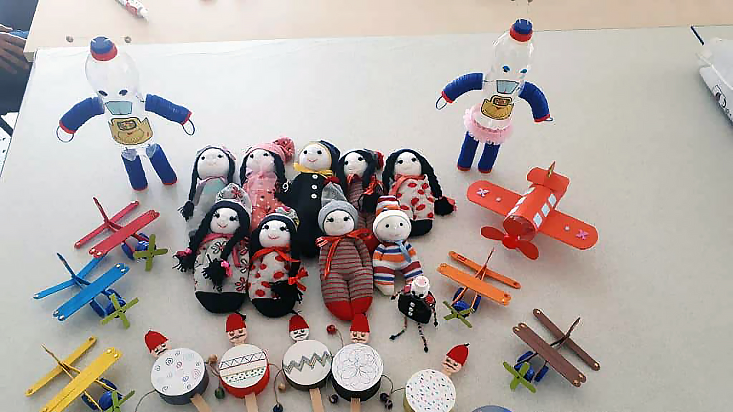 �zel gen�ler tasarlayacak �ocuklara hediye edilecek