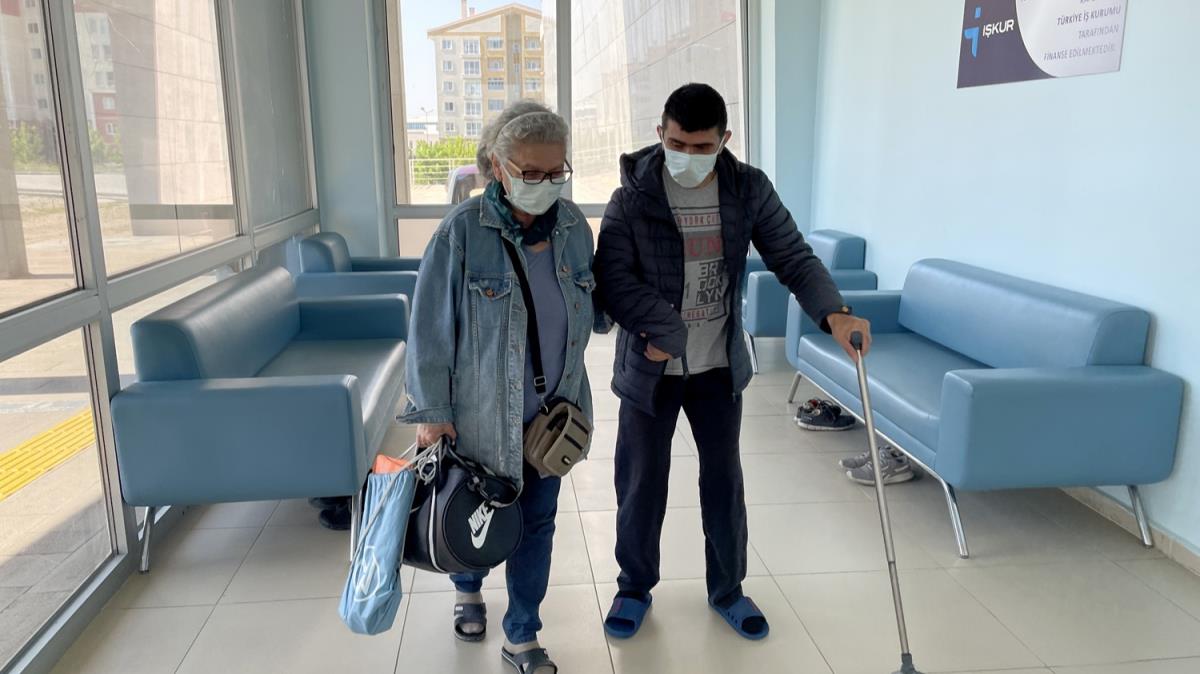 66 yandaki Nurlhda hayatn 34 yandaki serebral palsi hastas oluna adad