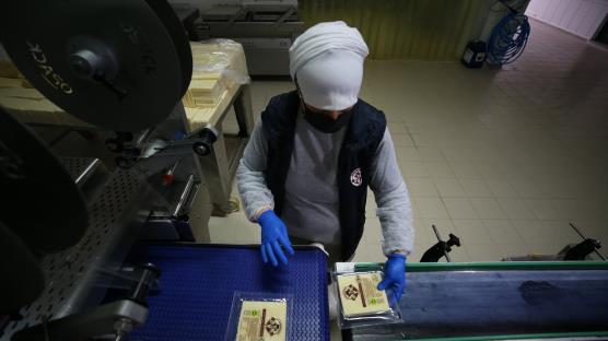 ABD'de işletme eğitimi aldı! Dedesinin kurduğu işletmede üretimi sürdürüyor