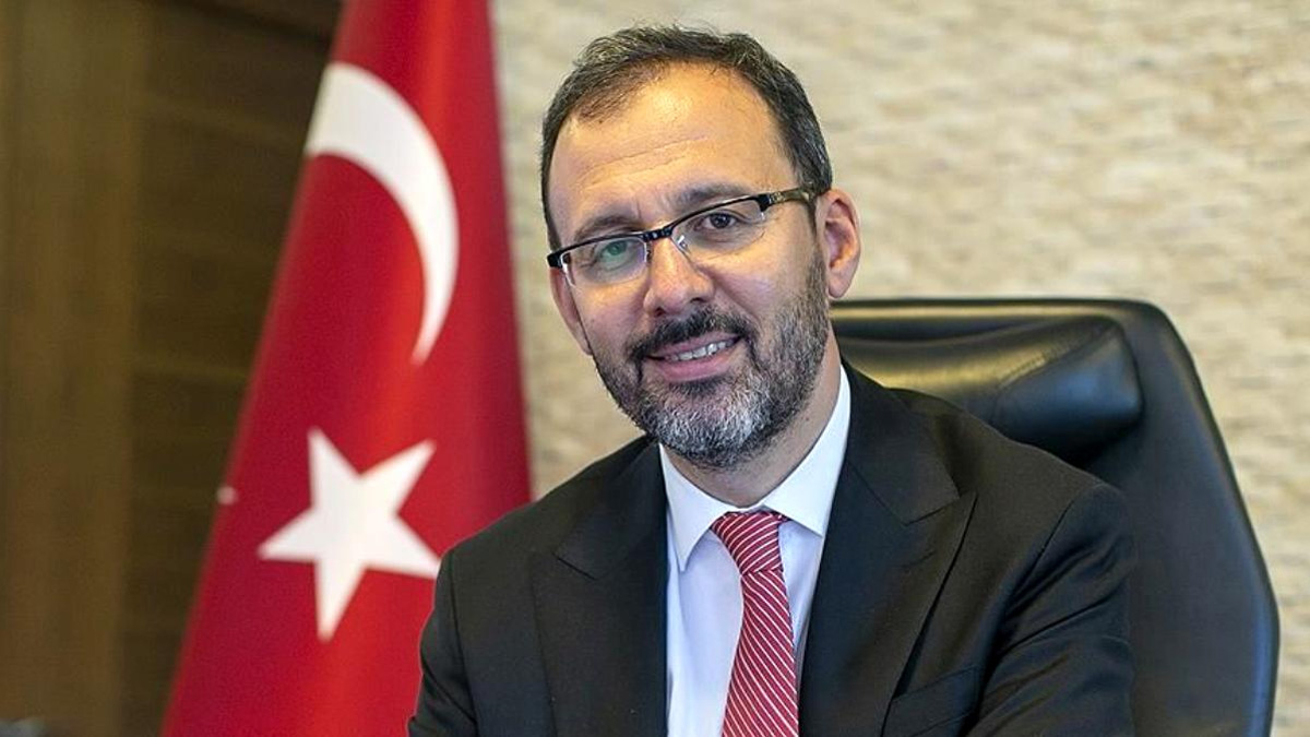 Bakan Kasapo�lu'ndan TFF 2. Lig'e y�kselen tak�mlara tebrik