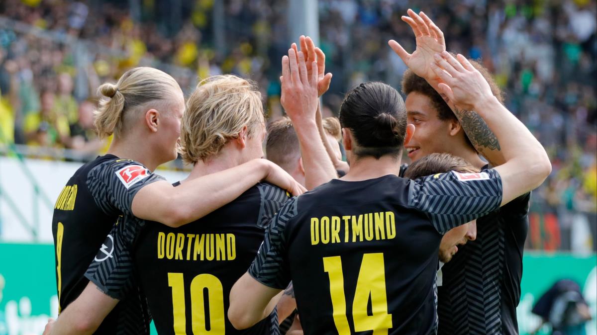 Borussia Dortmund sezonu 2. srada bitirmeyi garantiledi