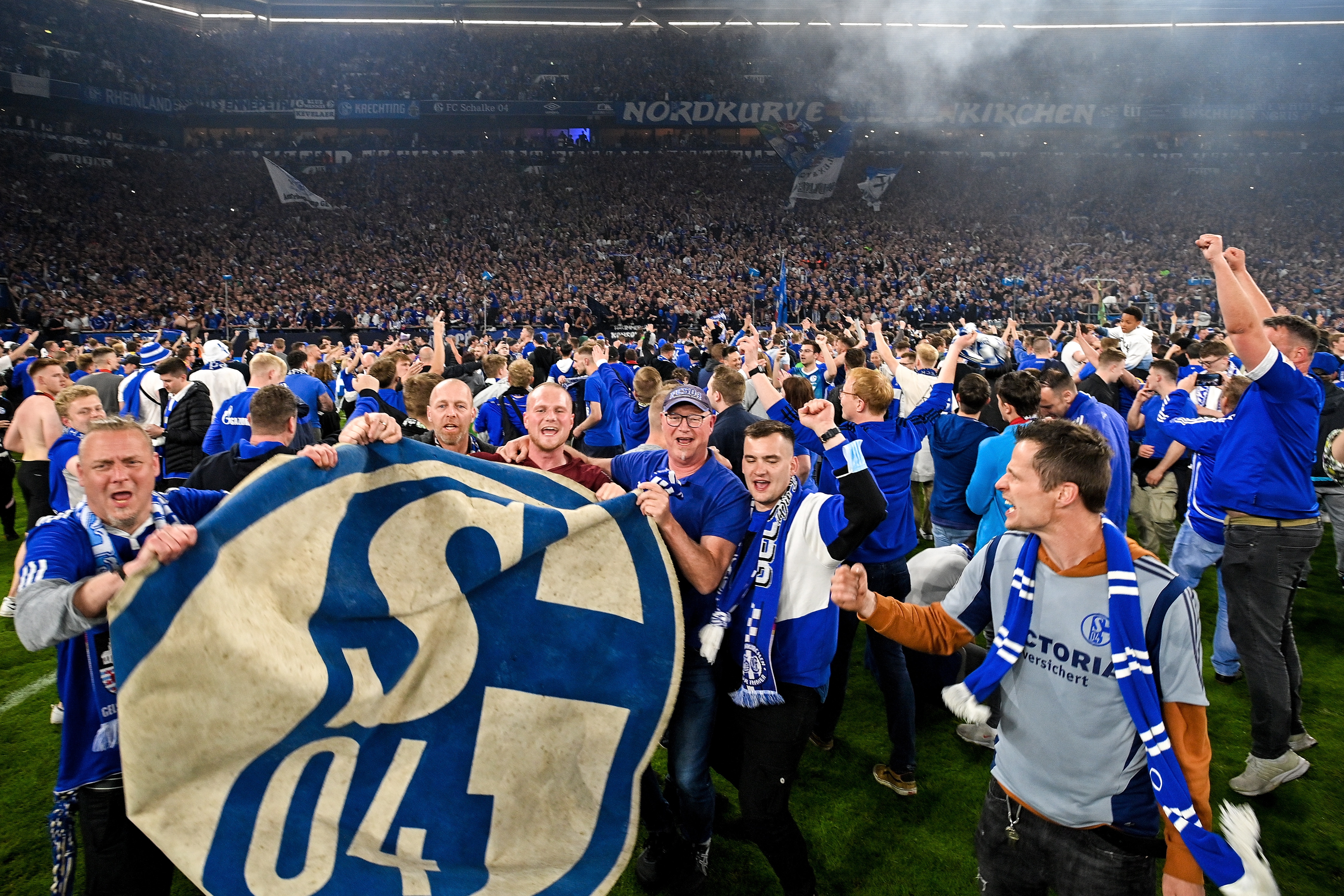 Schalke 04 yeniden Bundesliga'da