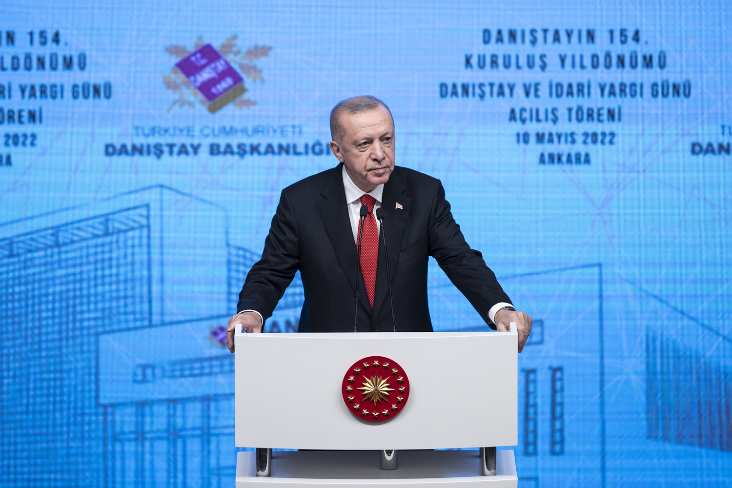 Ba�kan Erdo�an: �lkemizi �zg�rl�k�� ku�at�c� Anayasaya mutlaka kavu�turaca��z
