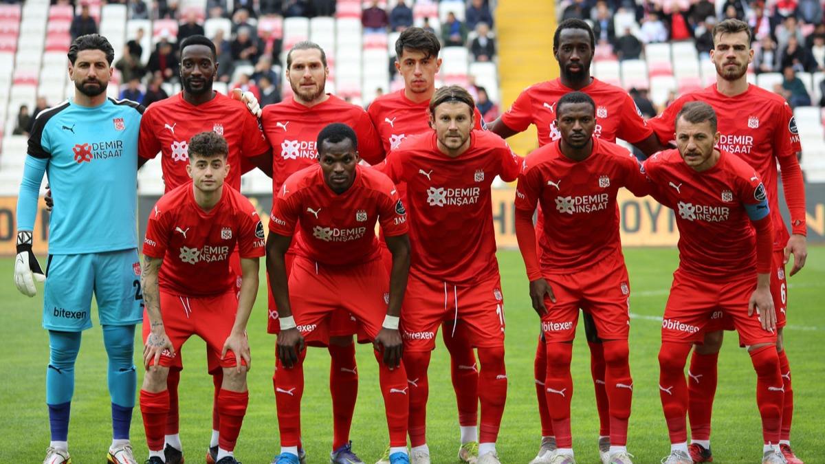Sivasspor'un ligdeki puan cetveli dikkati ekiyor
