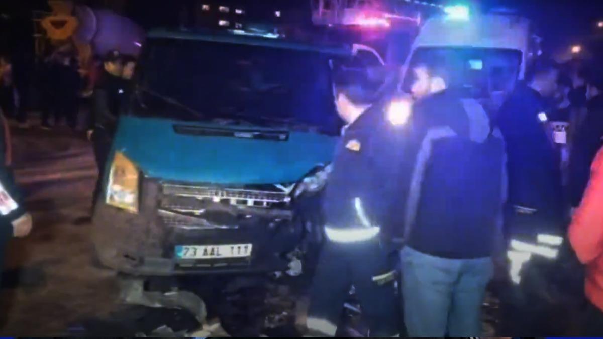 Hakkari'de korkun kaza: 1'i polis 2 kii hayatn kaybetti