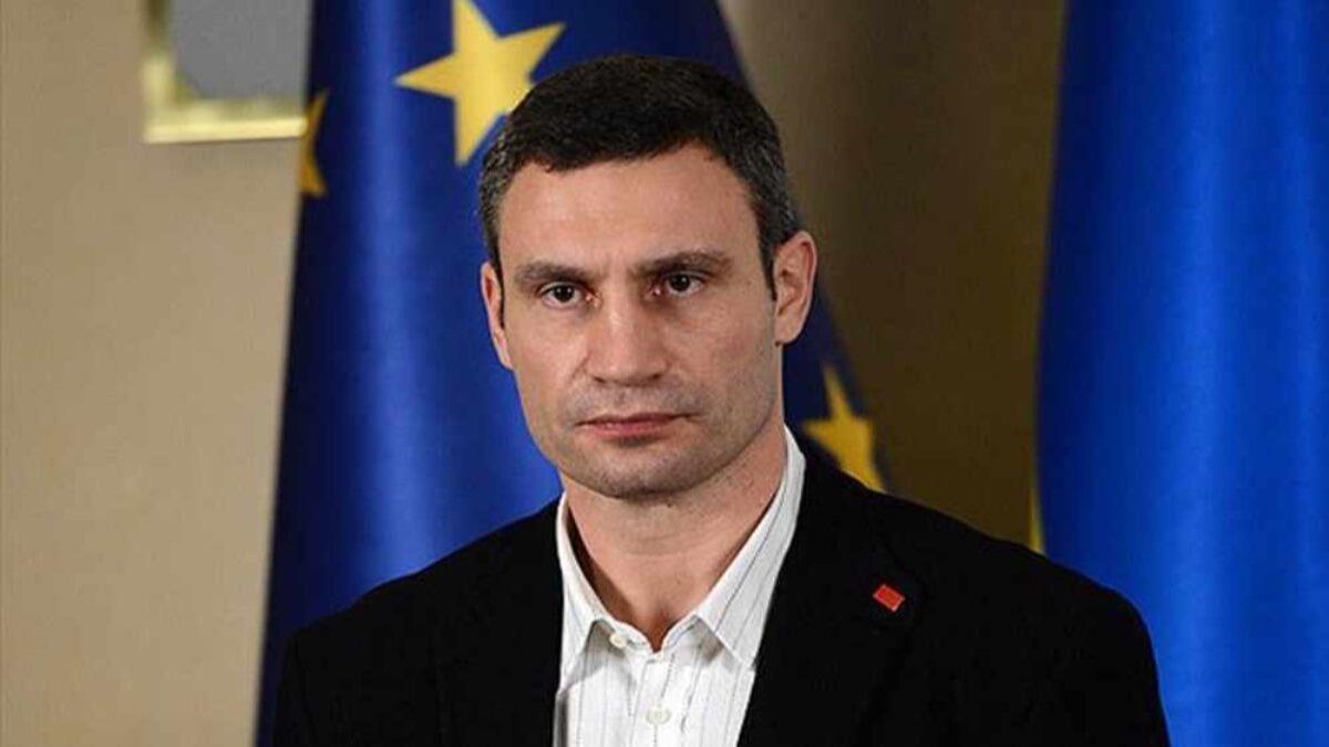 lmn ''Geri ekilmeyeceiz'' szleriyle duyurdu: O lkenin ilk cumhurbakan hayatn kaybetti