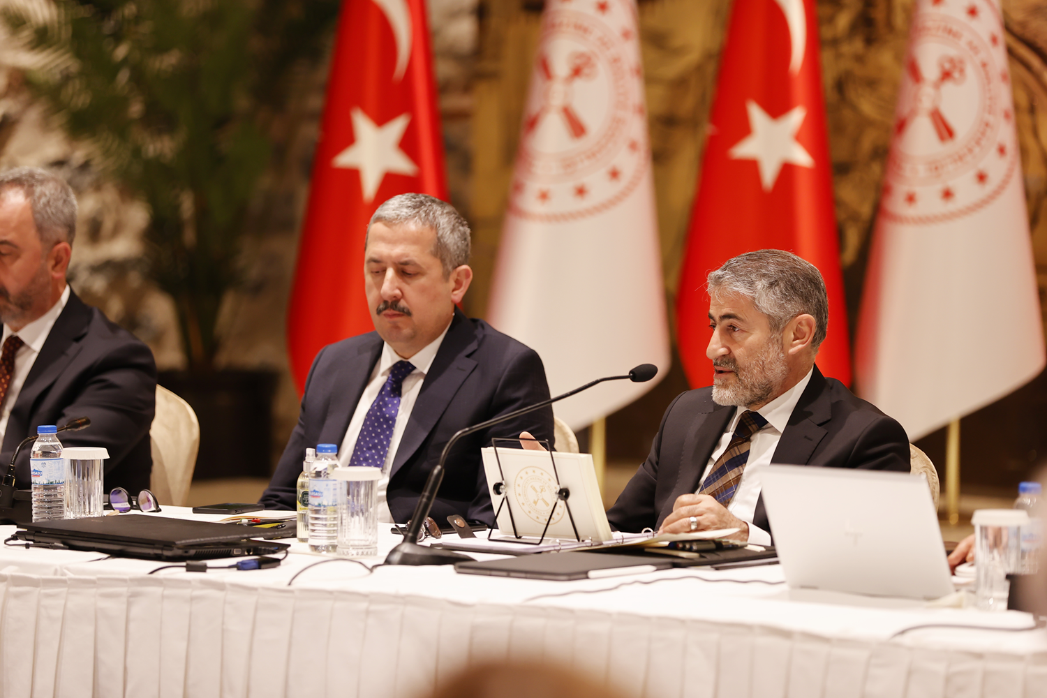 Bakan Nebati: Firmalar�m�z ile e�g�d�m i�erisinde olmaya devam edece�iz