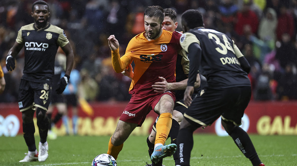Galatasaray'da ayr�l�k! Halil Dervi�o�lu'nun yeni tak�m�...