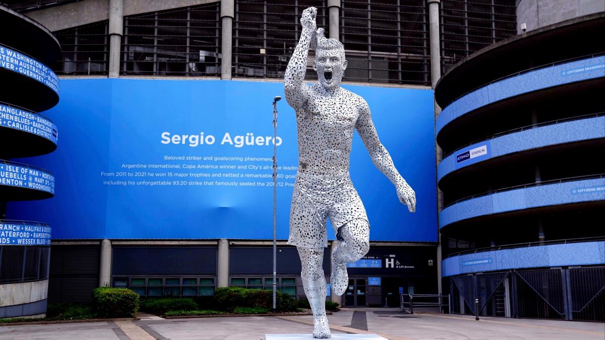 Sergio Agero'nun heykeli dikildi
