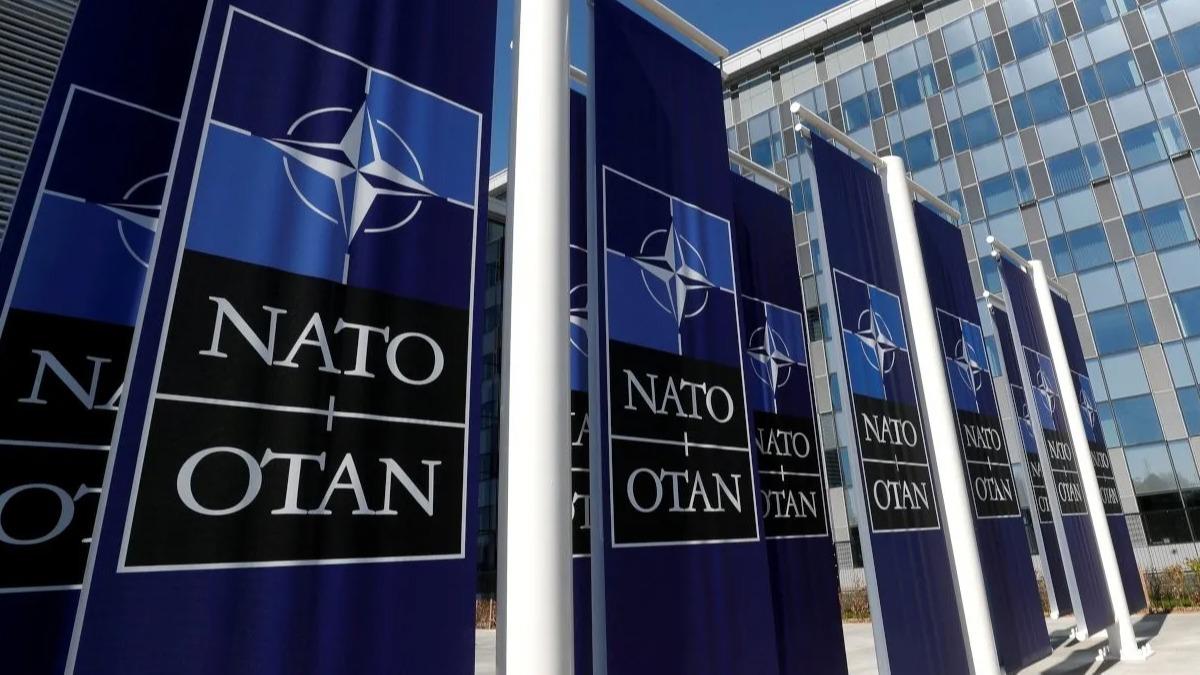 Komudan sve ve Finlandiya'ya NATO sinyali