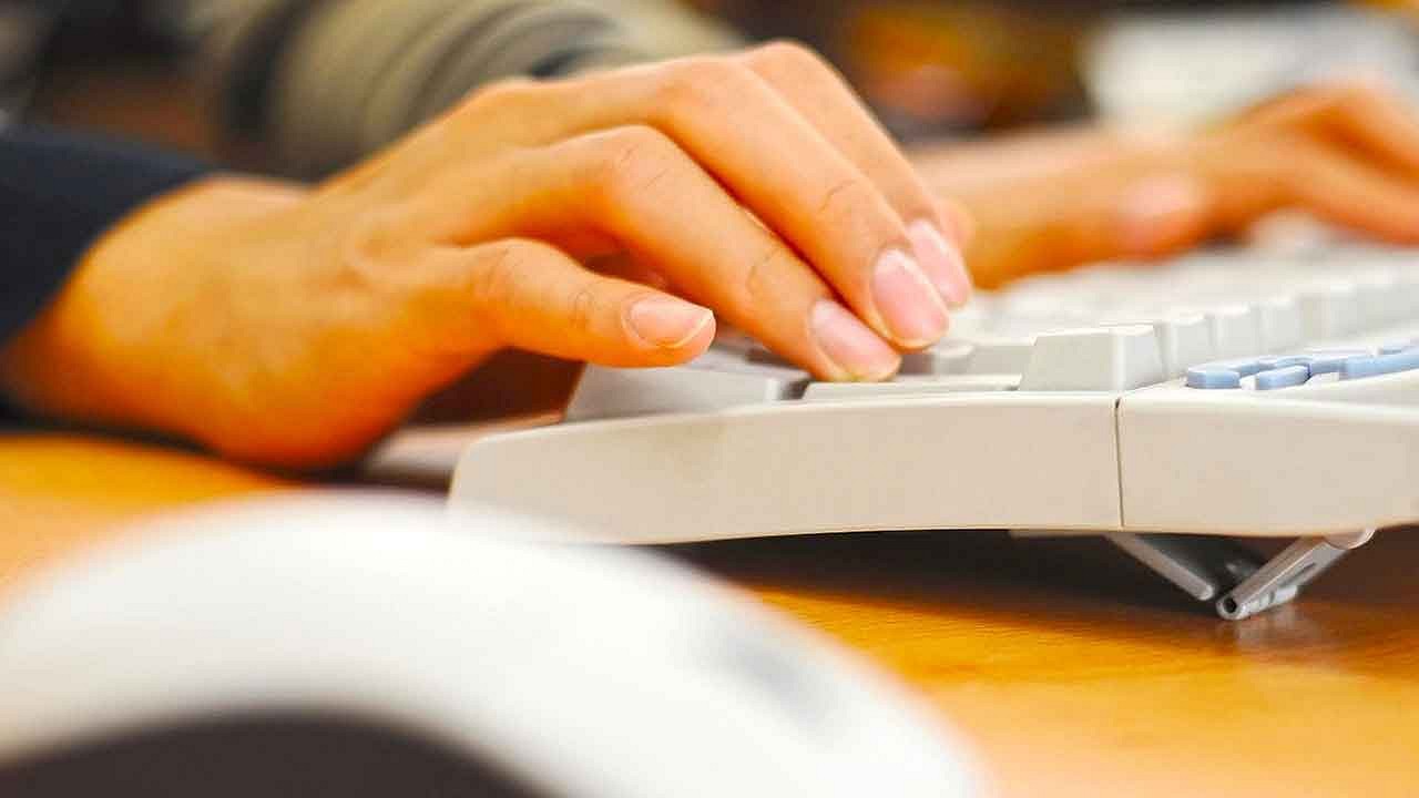 Y�ksek��retim Kurumlar� Yabanc� Dil S�nav�  ilk kez elektronik ortamda ger�ekle�tirildi