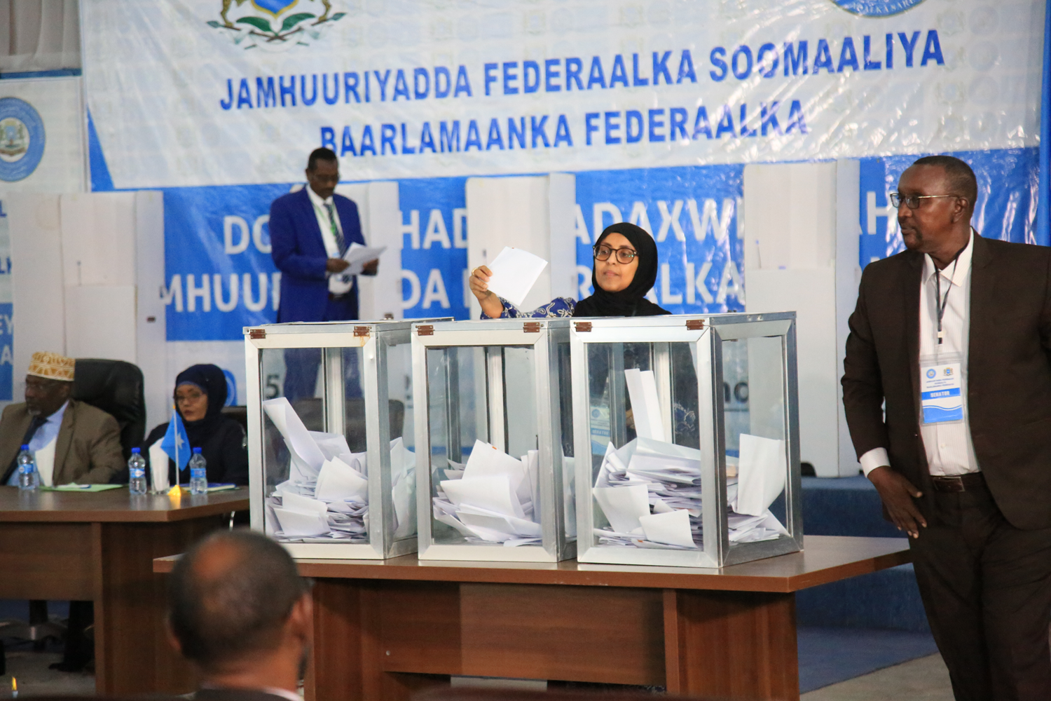 Somali'de cumhurba�kanl��� se�iminde Fermacu ve Mahmud son turda