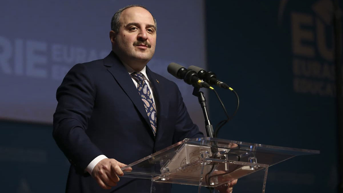 Bakan Varank: Genlerimize gveniyoruz