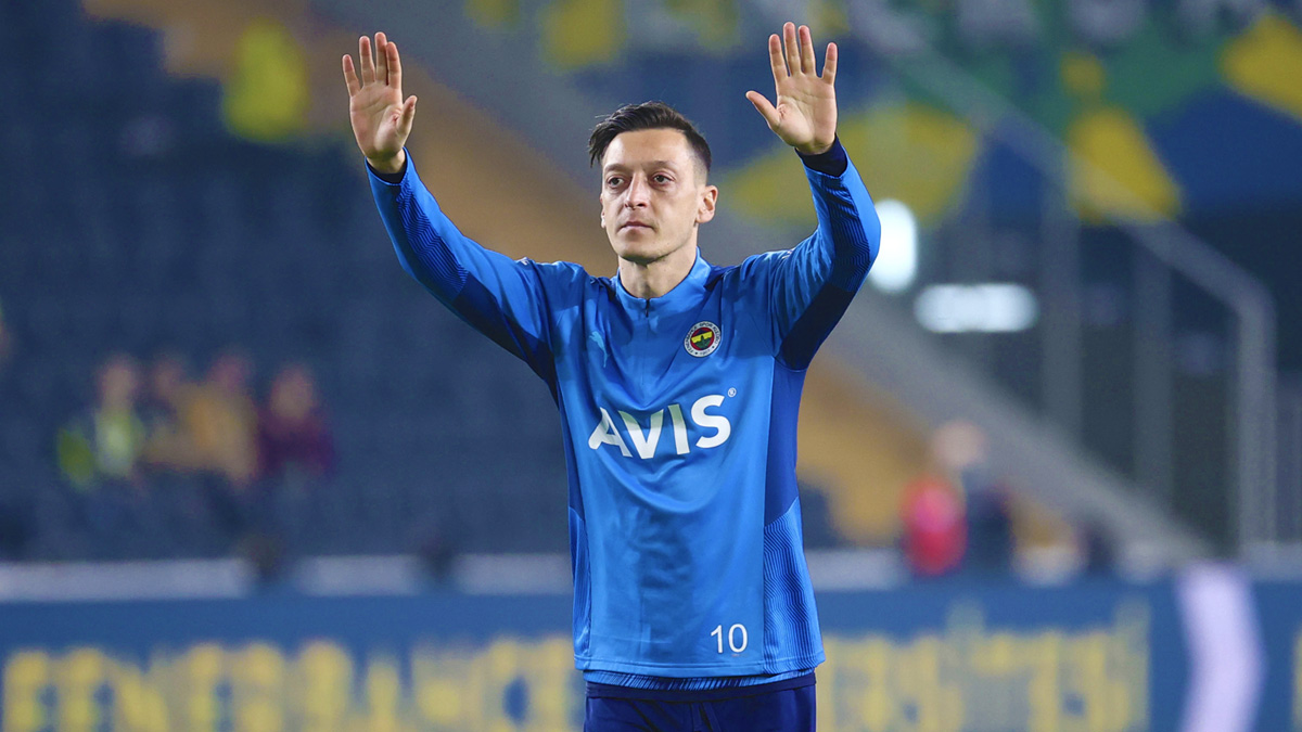 Mesut �zil resmen imzay� at�yor! Bitti bu i�: ��te yeni adresi...