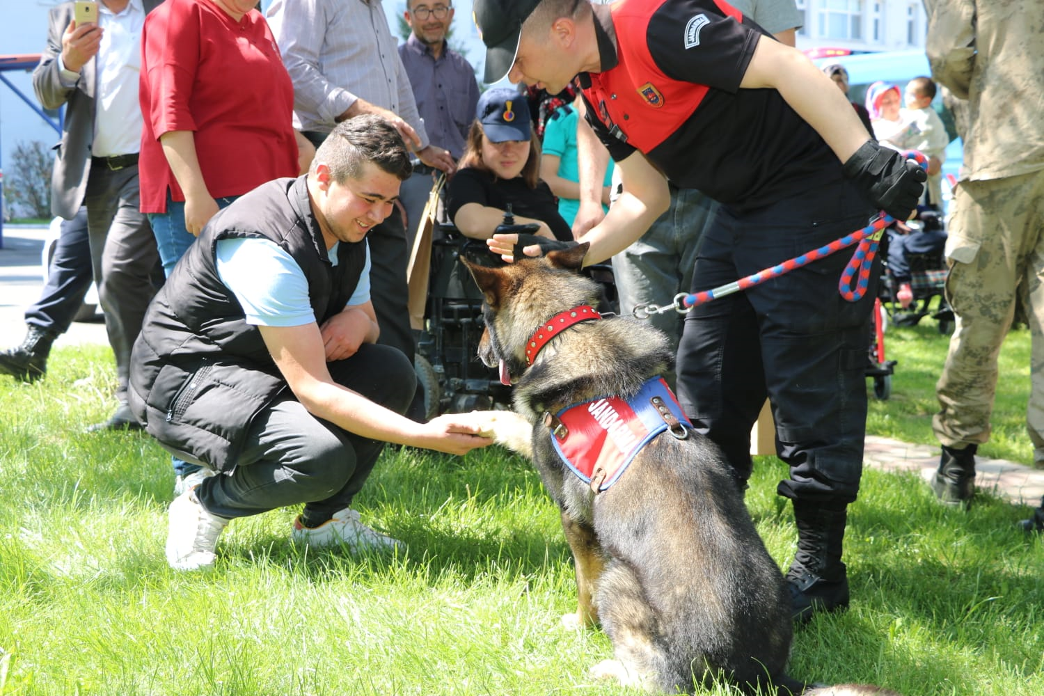 Jandarma �zel �ocuklar� a��rlad�