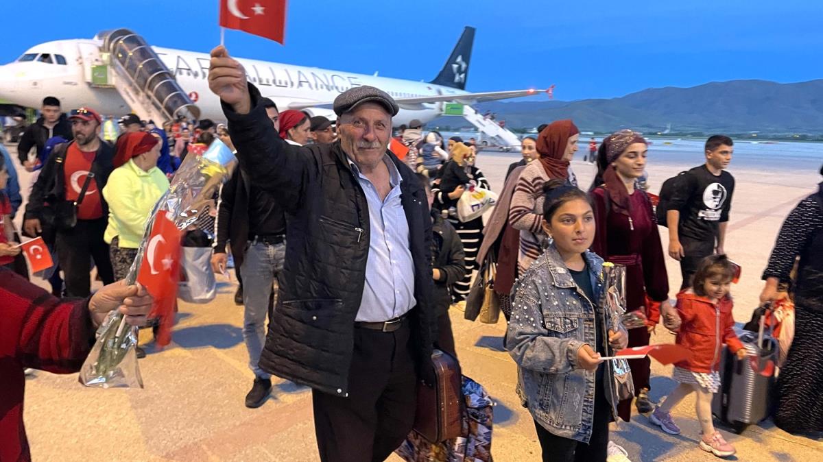 Ahska Trklerinden oluan yedinci kafile Trkiye'ye ulat 