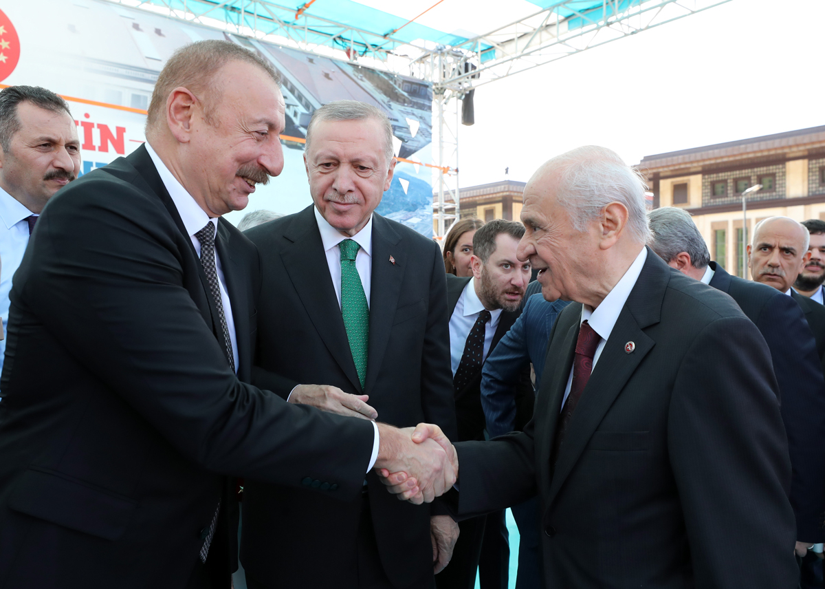 Bah�eli'den  Aliyev'e 'SAR9' hediyesi! Tamamen yerli ve milli
