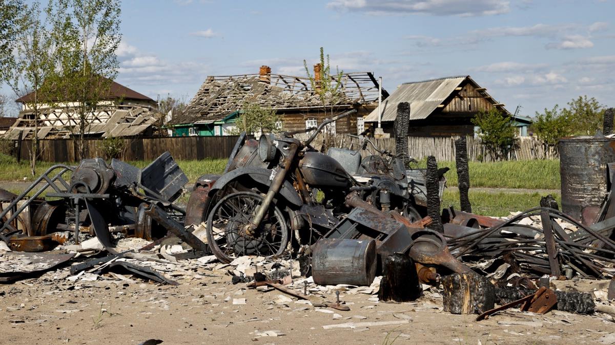 Rus ordusu Donetsk'te 5 katl binay vurdu: 1 l, 1 yaral 