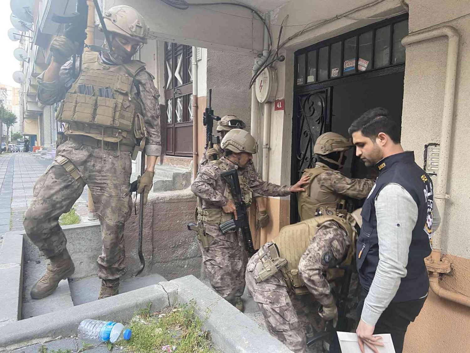 Twitch �zerinden doland�rd�lar: E� zamanl� operasyon