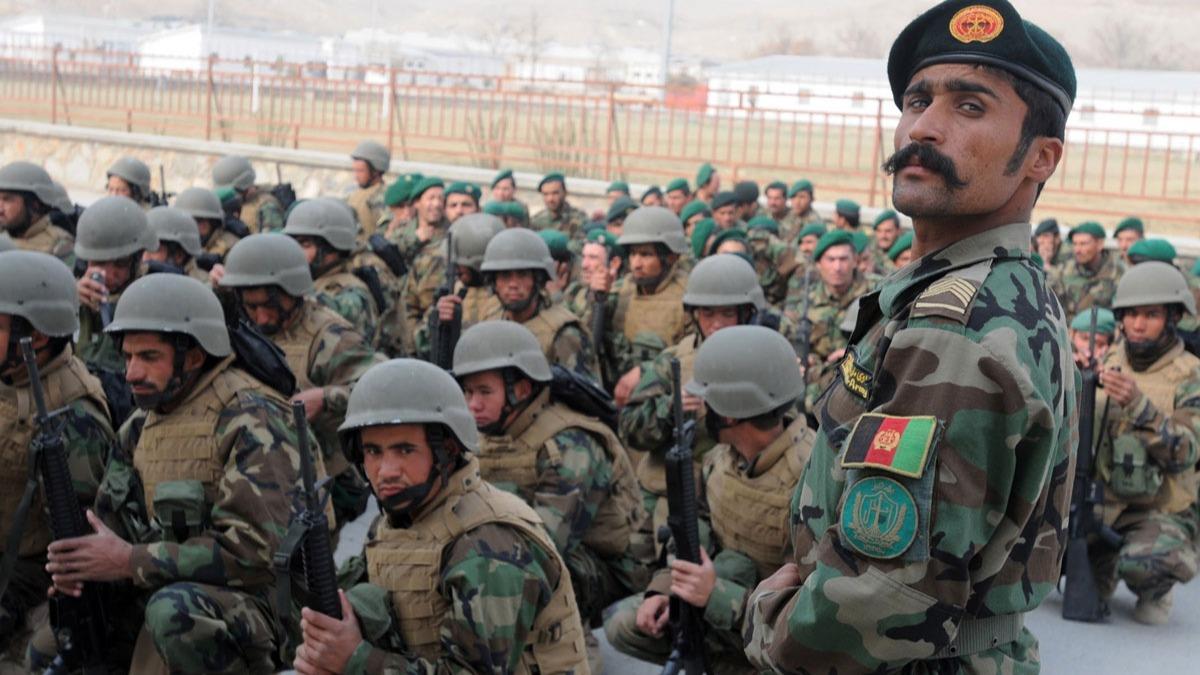 ABD'nin Afganistan'dan ekilmesi Afgan ordusunda ''ciddi moral kaybna'' yol at