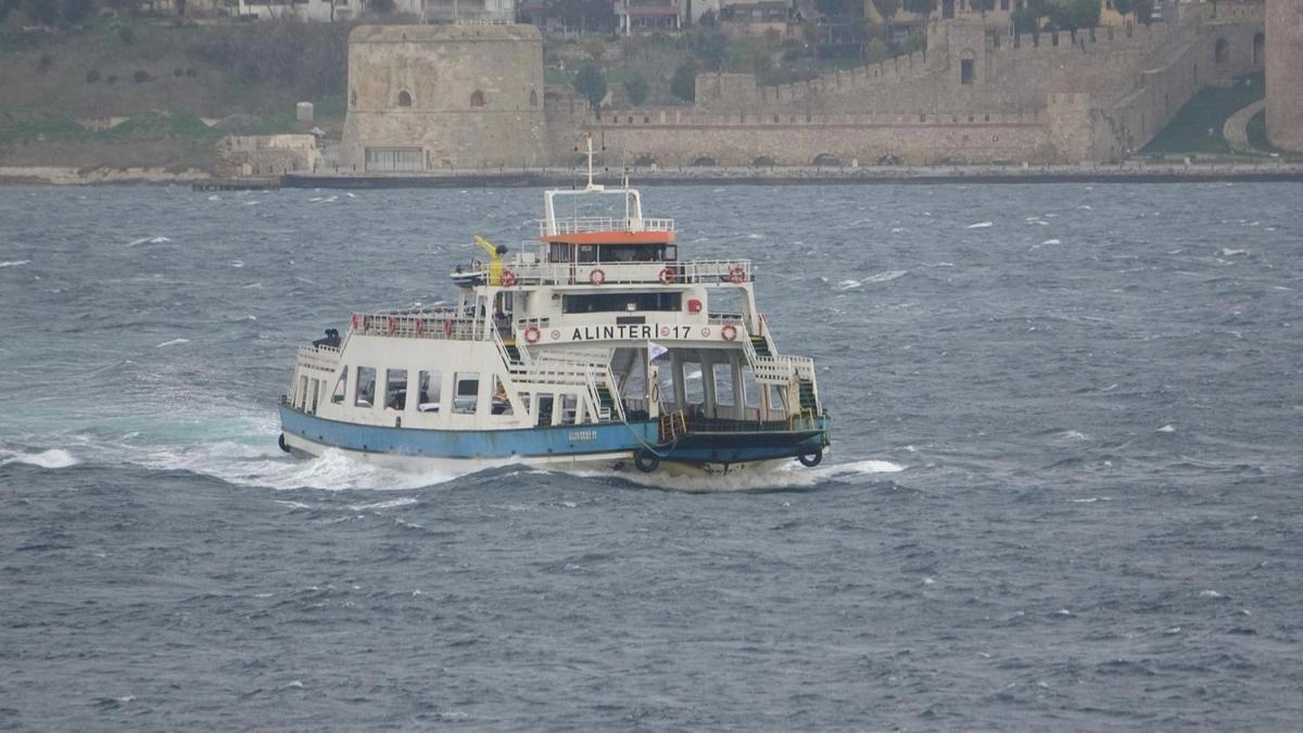 �anakkale'de feribot seferlerine f�rt�na engeli