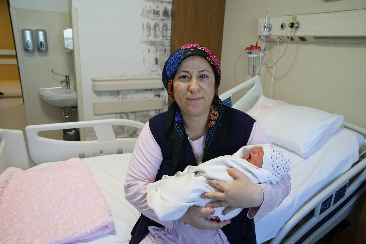 Trkiye'deki devlet hastaneleri iinde en by! Domaz iftine anne baba mutluluu yaatt