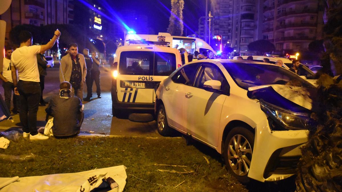 Adana'da polis aracyla otomobilin arpmas sonucu 1'i polis, 4 kii yaraland
