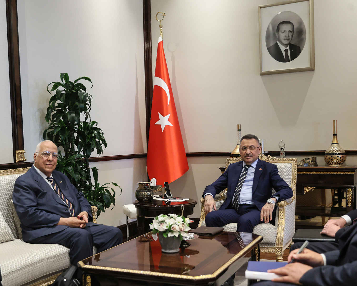 Cumhurba�kan� Yard�mc�s� Oktay, K�ba Ba�bakan Yard�mc�s� Ruiz ve beraberindeki heyeti kabul etti