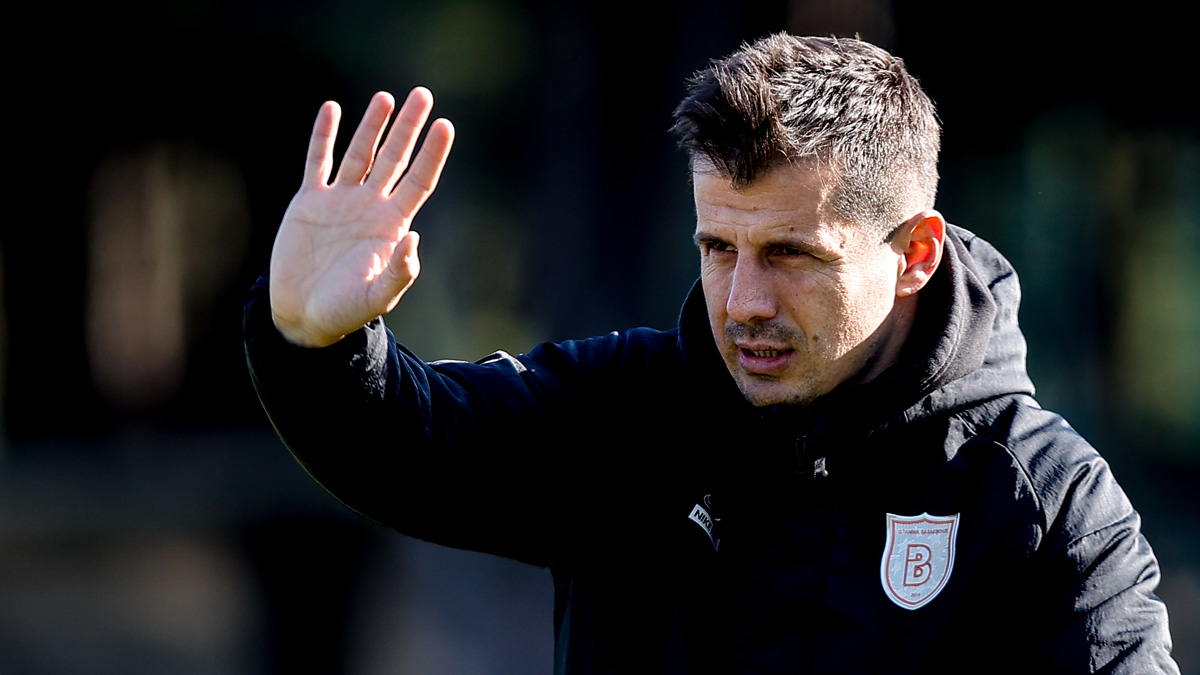 Emre Bel�zo�lu'dan Be�ikta�'a a��r darbe! S�per Lig'in y�ld�z� Ba�ak�ehir'e gidiyor