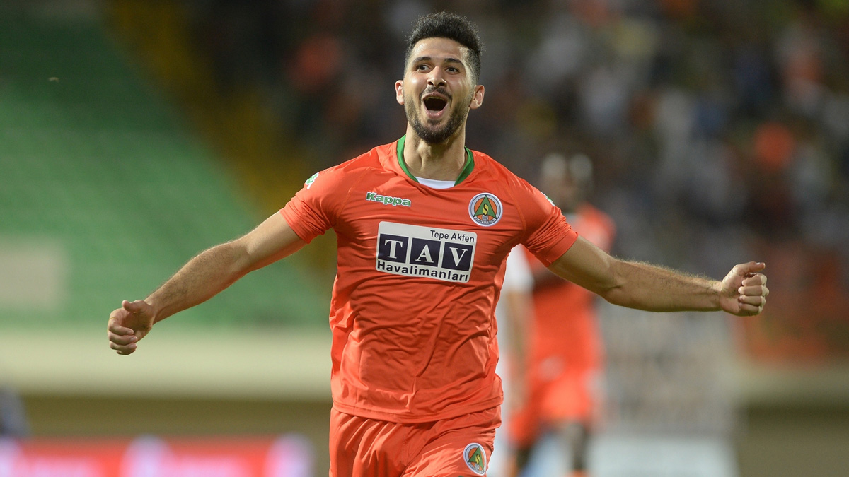 Ve Emre Akbaba imzay� at�yor! Yeni adresini resmen duyurdular...