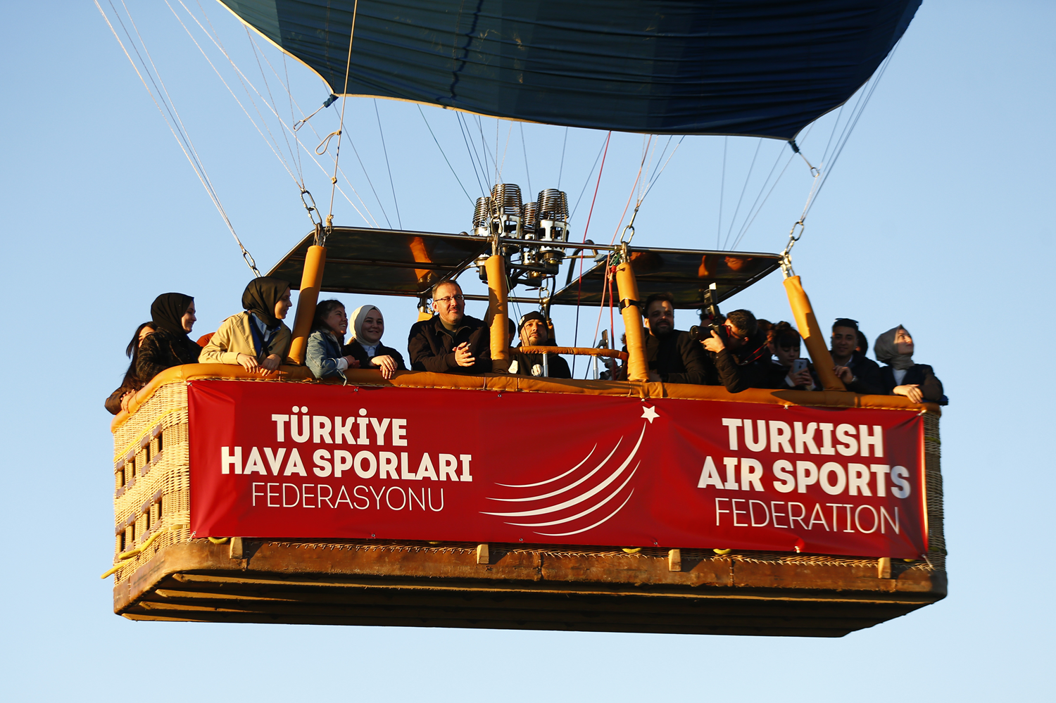 Bakan Kasapo�lu, Kapadokya'da gen�lerle balon turu yapt�