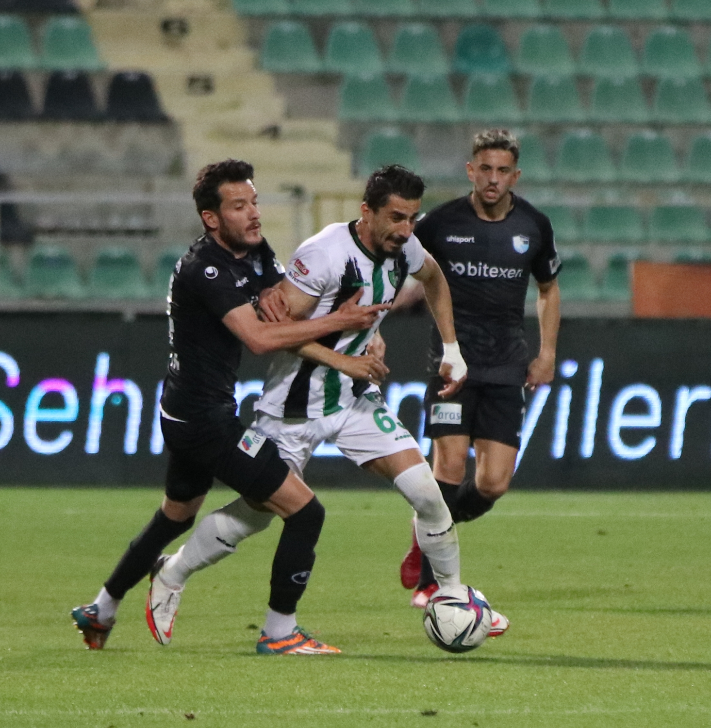 Denizlispor'dan sezona farkl� veda