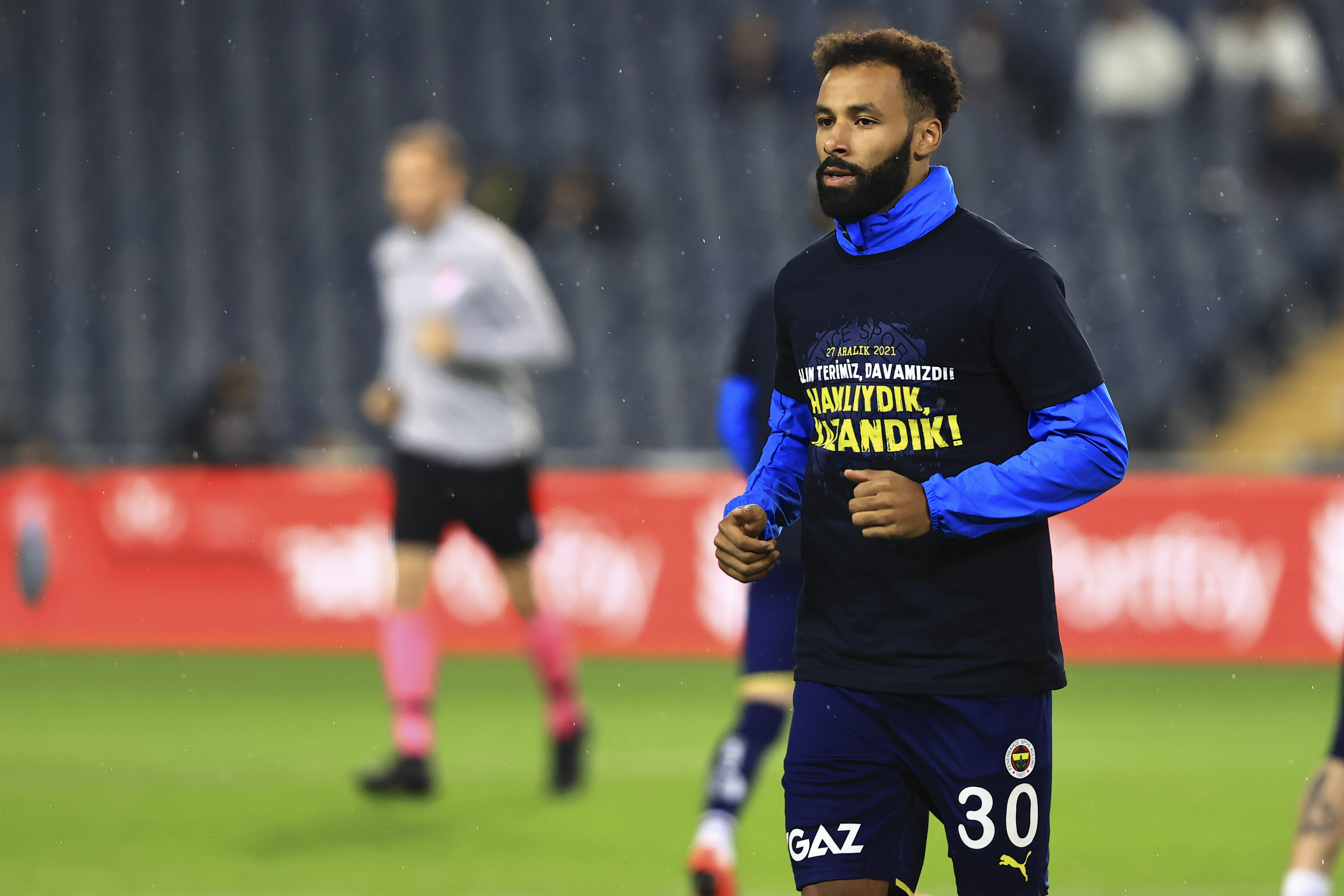�smail Kartal: Naz�m Sangare 6 ay yok