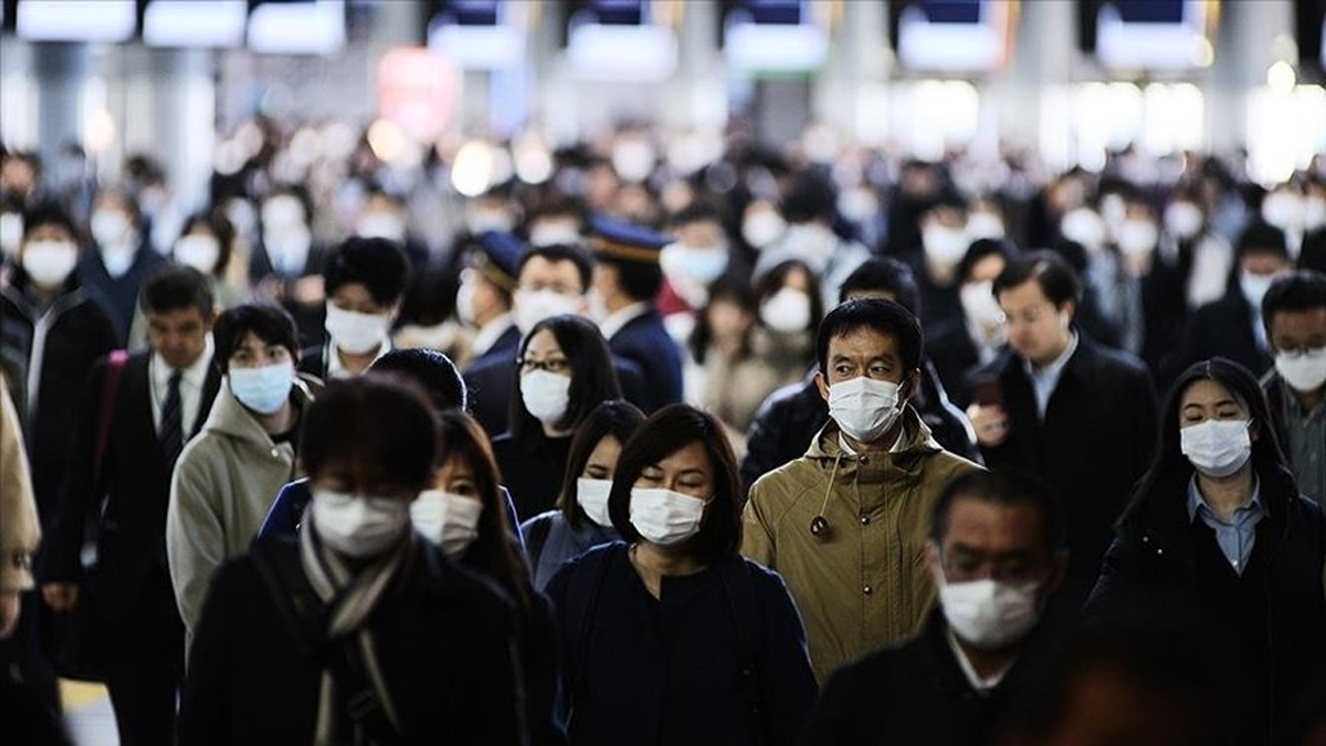 Japon h�k�meti: Mesafe korundu�u s�rece maske kullan�m�na gerek yok