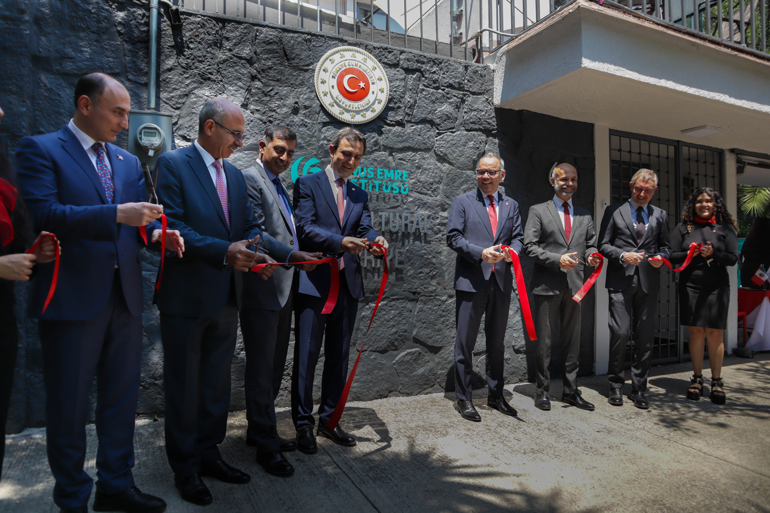 Yunus Emre Enstit�s�, Meksika'da ziyaret�ilere kap�lar�n� a�t�