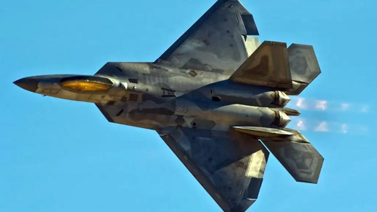 Grlmemi tehdit: En iyi sava ua F-22 Raptor'u saniyeler iinde yok ederiz'