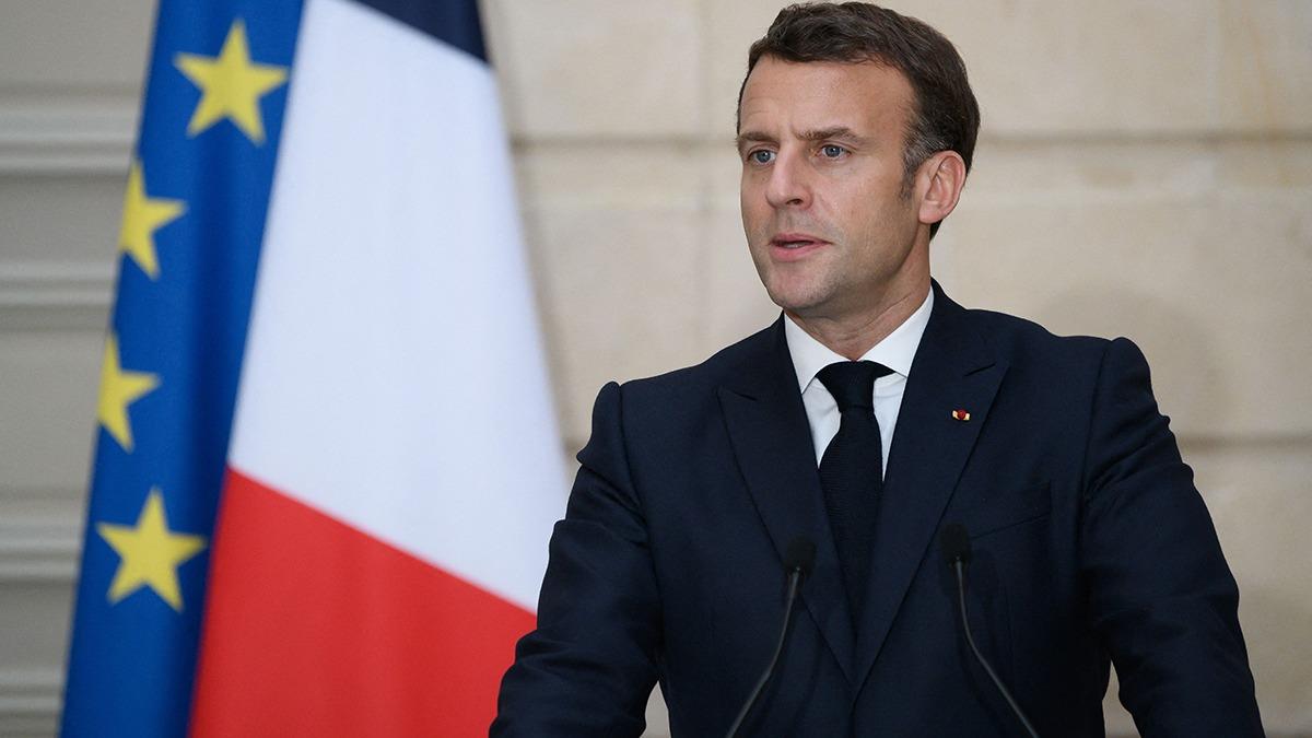 Macron'un yeni kabinesine dikkat eken isimler