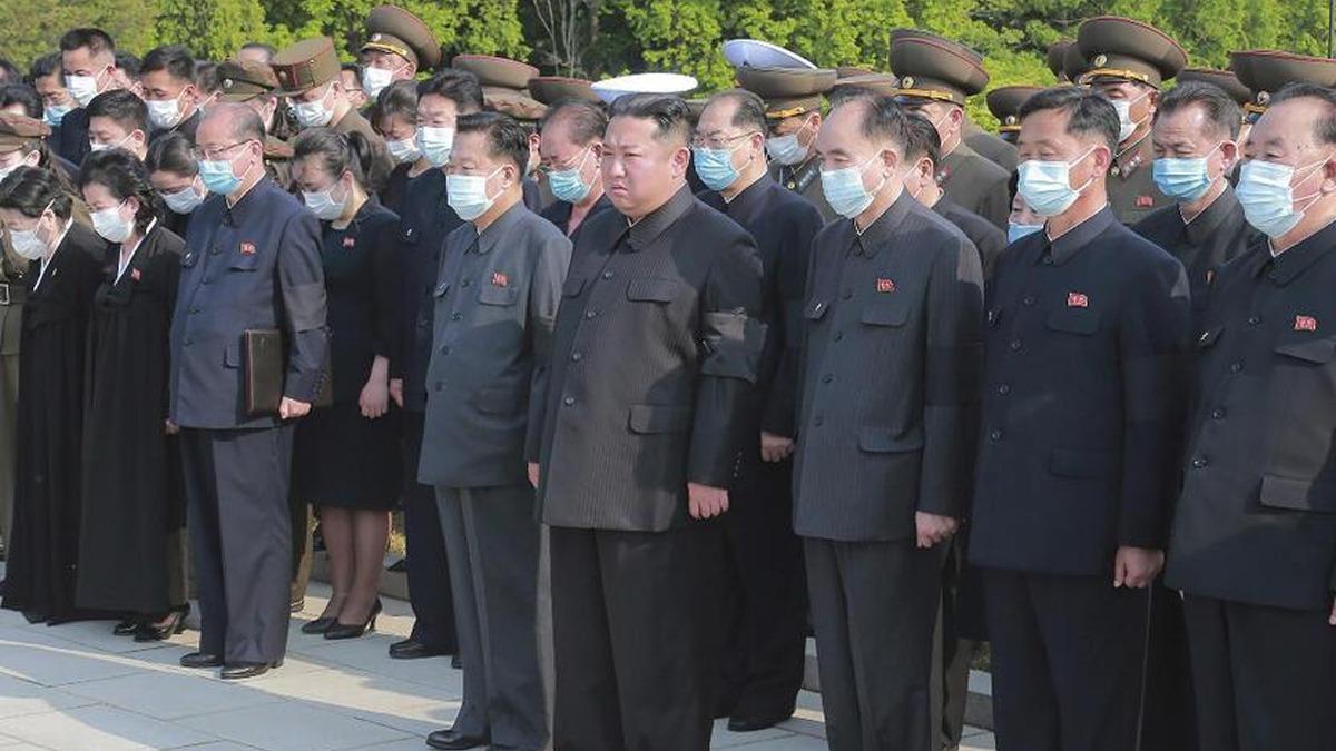 Kuzey Kore lideri Kim, ok sayda kiinin katld cenaze treninde maske takmad