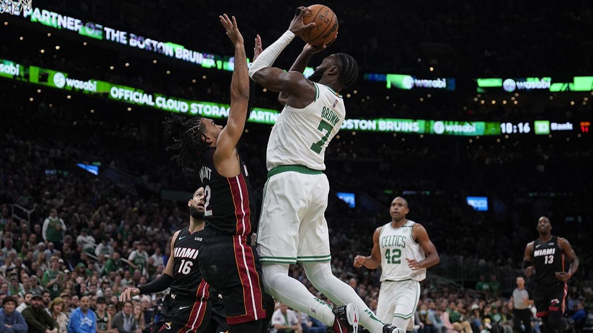 Boston Celtics'ten Miami Heat'e 20 say fark