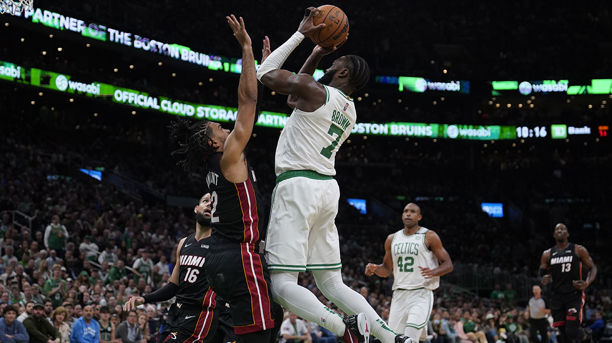 Boston Celtics'ten Miami Heat'e 20 say� fark