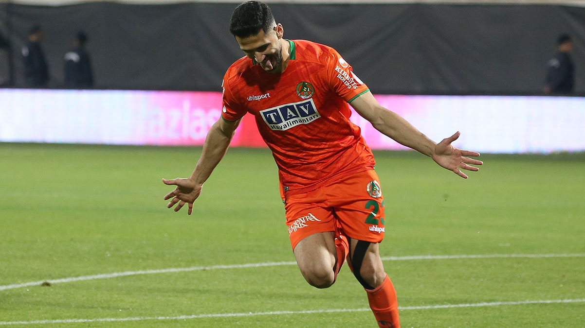 Emre Akbaba'dan 'ayr�l�k' a��klamas�