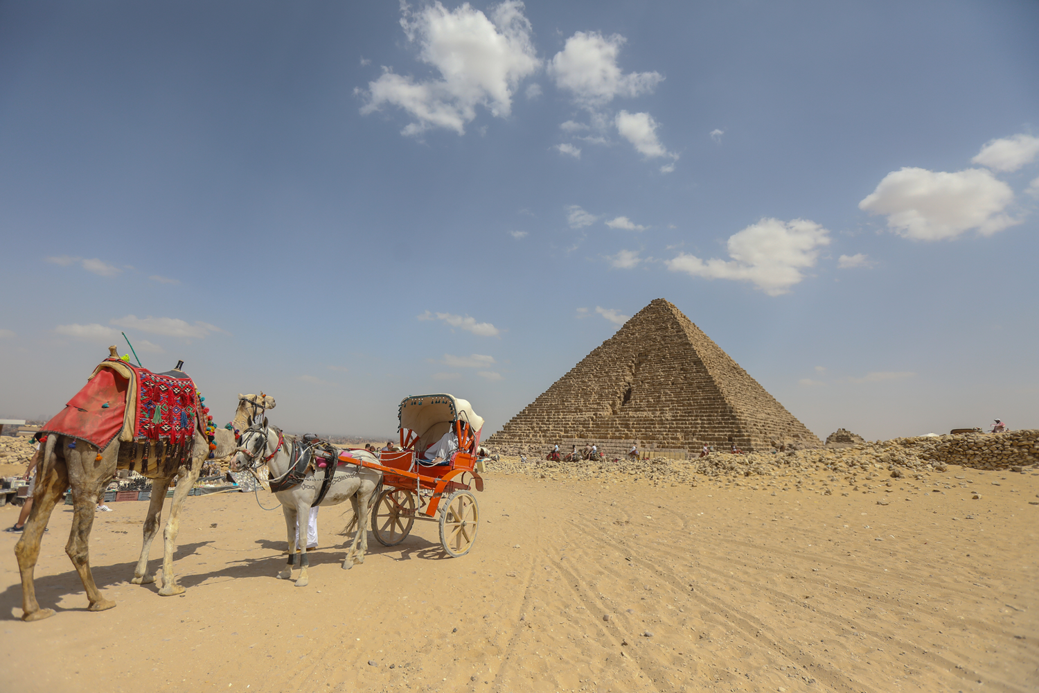 Giza piramitleri ilgi oda olmay srdryor