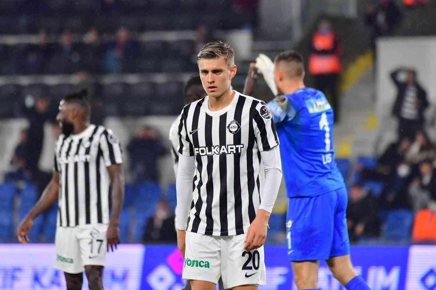 Bel�ika tak�m�, Kaz�mcan Karata�'� resmen istedi!