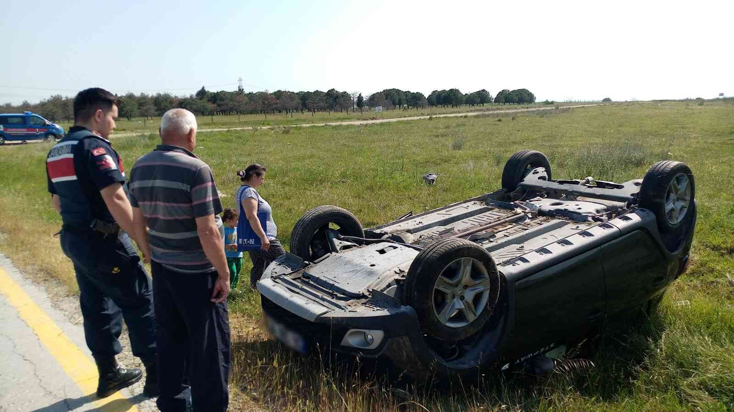 Tekirda�'da kaza yapan ara� takla att�