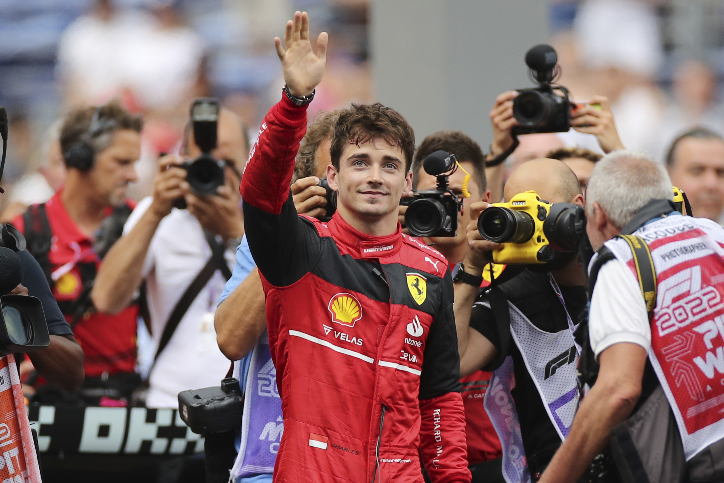 Charles Leclerc, F1 Monako Grand Prix'sine ilk sradan balayacak