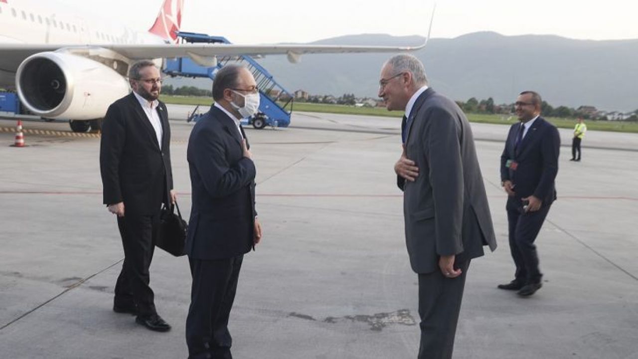 Erba�, Saraybosna'da 500 y�ll�k gelene�e g�re ezan okudu
