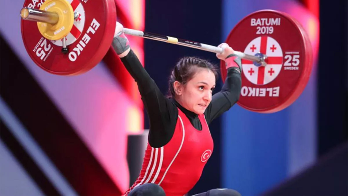 Milli halterci �aziye Erdo�an, Avrupa �ampiyonu oldu