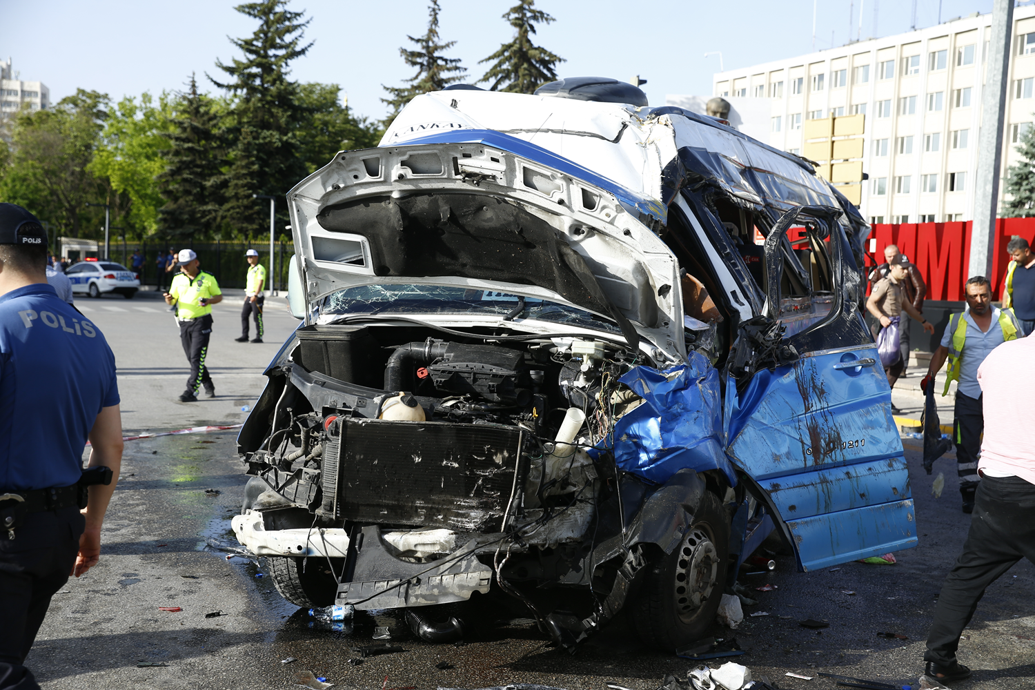Ankara'da korkun kaza: 20 yaral